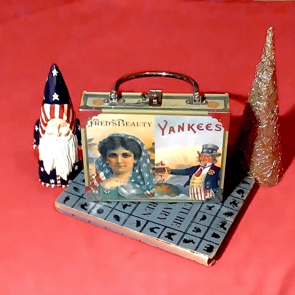 Black note box purse